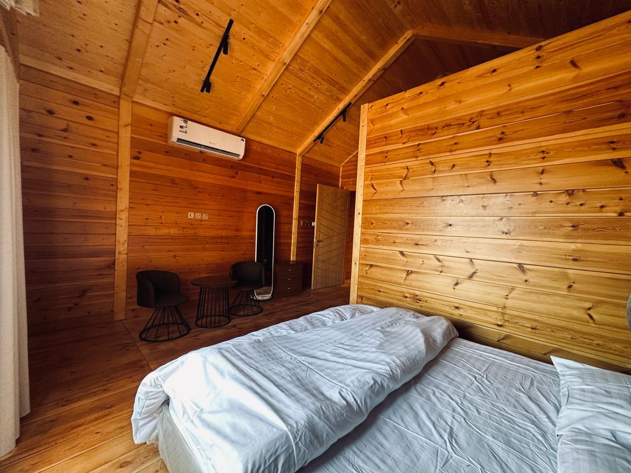 اكواخ وشاليهات رويال